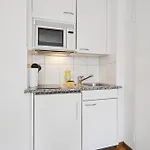 City-studio - Sweet And Modest - Crown 14 Apartment *