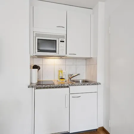 City-studio - Sweet And Modest - Crown 14 *