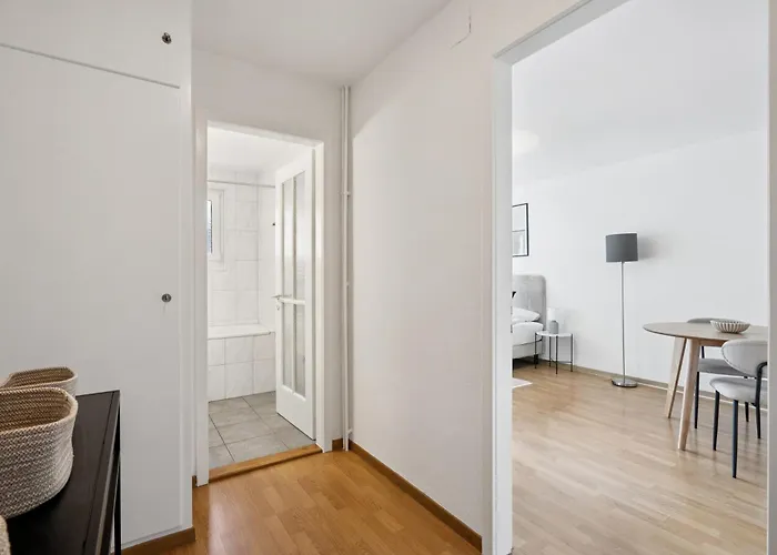 City-studio - Sweet And Modest - Crown 14 * Ζυρίχη